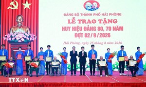 Thủ tướng Lê Minh Hưng: Chăm lo tốt hơn nữa đời sống vật chất, tinh thần của các đảng viên lão thành 