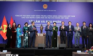 Tổng Bí thư, Chủ tịch nước Tô Lâm gặp gỡ cán bộ nhân viên Đại sứ quán và cộng đồng người Việt Nam tại Liên bang Nga