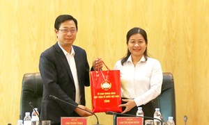 Phó Chủ tịch Cao Xuân Thạo làm việc với Đoàn đại biểu Đảng ủy xã Kiên Đài, tỉnh Tuyên Quang
