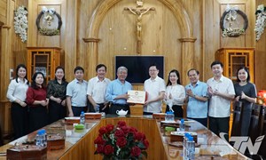 Lãnh đạo tỉnh Thái Nguyên thăm, chúc mừng đồng bào Công giáo nhân Lễ Phục sinh