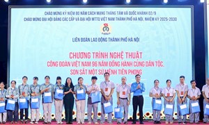Hà Nội: Công đoàn hỗ trợ 80 trường hợp khó khăn tại chương trình nghệ thuật phục vụ công nhân lao động