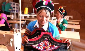 Sắc đỏ miền sơn cước - Khi người Phù Lá khoác lên mùa lễ hội