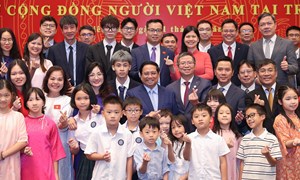 Thủ tướng chia sẻ với kiều bào tại Trung Quốc về không khí, tinh thần Quốc khánh trong nước