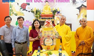 Quảng Ngãi: Phó Chủ tịch Thường trực UBND tỉnh Y Ngọc thăm, chúc mừng Giáo hội Phật giáo Việt Nam tỉnh