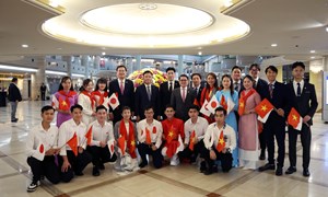 Phó Thủ tướng Lê Thành Long gặp mặt Cộng đồng người Việt Nam tại Kansai