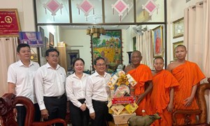 MTTQ Việt Nam TP Hồ Chí Minh chúc mừng lễ Sen Dolta