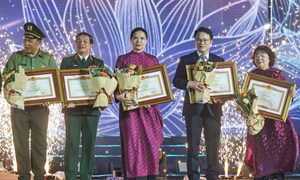 Ủy ban Trung ương Mặt trận Tổ quốc Việt Nam được tặng bằng khen của Thủ tướng Chính phủ tại Triển lãm thành tựu đất nước