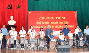 Hưng Yên: Trao xe đạp tặng học sinh có hoàn cảnh khó khăn ở phường Mỹ Hào