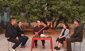 Người có uy tín “tạo dựng hệ sinh thái” văn hóa truyền thống của đồng bào DTTS