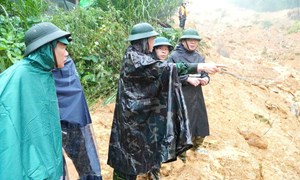 Lãnh đạo MTTQ Việt Nam tỉnh Tuyên Quang kiểm tra công tác tìm kiếm 4 nạn nhân mất tích ở Lũng Cú