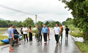 Tuyên Quang: Đồng chí Phó Bí thư Tỉnh ủy, Chủ tịch Ủy ban MTTQ tỉnh Ma Thế Hồng chủ trì làm việc về công tác hỗ trợ nhân dân bị ảnh hưởng lũ lụt
