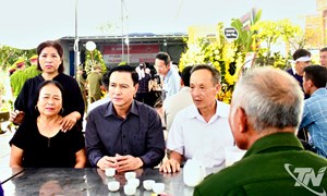 Thái Nguyên: Phó Chủ tịch Thường trực Ủy ban MTTQ tỉnh thăm, động viên gia đình đồng chí Phan Văn Thành
