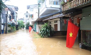 Điện thư thăm hỏi, chia buồn về thiệt hại do cơn bão số 10 gây ra