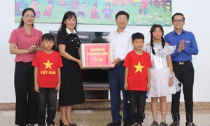Điện Biên: Ủy ban MTTQ Việt Nam tỉnh tổ chức chương trình thăm, tặng quà trung thu tại Cơ sở Bảo trợ xã hội tổng hợp tỉnh