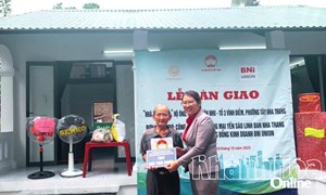 Khánh Hoà: Ủy ban MTTQ Việt Nam phường Tây Nha Trang bàn giao nhà tình nghĩa cho hộ khó khăn
