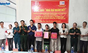 Quảng Ngãi: Trao nhà Đại đoàn kết cho hộ nghèo xã Bờ Y