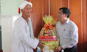 Lâm Đồng: Phó Chủ tịch UBND tỉnh Võ Ngọc Hiệp chúc Tết Katê tại xã Hồng Thái và Bắc Bình