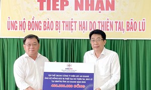 An Giang: Ủy ban MTTQ Việt Nam tỉnh tiếp nhận 480 triệu đồng ủng hộ đồng bào bị thiệt hại do thiên tai, bão lũ