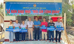 Vĩnh Long có 59 công nhân khó khăn vui mừng nhận Mái ấm Công đoàn