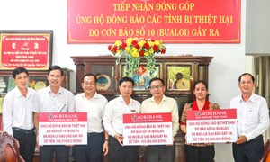 Vĩnh Long: Góp yêu thương hướng về đồng bào vùng bão lũ