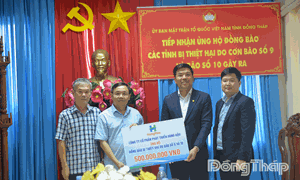 Đồng Tháp: Ủy ban MTTQ Việt Nam tỉnh tiếp nhận ủng hộ hơn 620 triệu đồng cho đồng bào bị thiệt hại do bão lũ