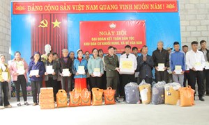 Cao Bằng: Ngày hội Đại đoàn kết toàn dân tộc tại khu dân cư xóm Khuổi Rung, xã Bế Văn Đàn.