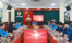 Ninh Bình: Cán bộ, đoàn viên, công nhân lao động góp ý vào dự thảo các Văn kiện trình Đại hội XIV của Đảng