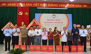 Phó Thủ tướng Chính phủ Bùi Thanh Sơn dự Ngày hội Đại đoàn kết toàn dân tộc tại Phú Thọ