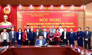 Bàn giao 21 hội do Đảng, Nhà nước giao nhiệm vụ về trực thuộc Ủy ban MTTQ Việt Nam tỉnh Tuyên Quang