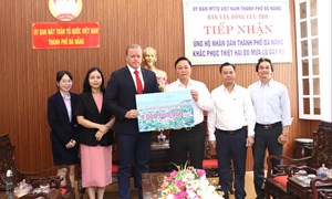Ủy ban MTTQ Việt Nam thành phố Đà Nẵng tiếp nhận 1,5 tỷ đồng ủng hộ người dân vùng lũ
