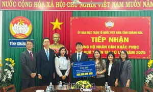 Khánh Hòa: Ủy ban MTTQ Việt Nam tỉnh tiếp nhận 500 triệu đồng hỗ trợ Nhân dân khắc phục thiệt hại do mưa lũ