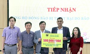 Lâm Đồng: Ủy ban MTTQ Việt Nam tỉnh tiếp nhận 500 triệu đồng khắc phục hậu quả mưa lũ 