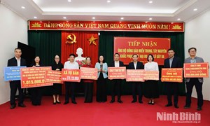 Ninh Bình: Ủy ban MTTQ Việt Nam tỉnh tổ chức tiếp nhận ủng hộ đồng bào miền Trung, Tây Nguyên