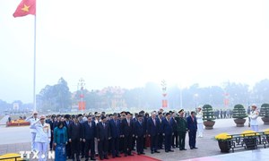 Đại biểu dự Đại hội XIV của Đảng vào Lăng viếng Chủ tịch Hồ Chí Minh