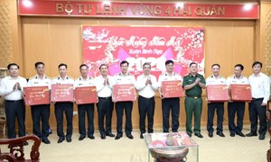 TP Hồ Chí Minh: Chủ tịch Ủy ban MTTQ Việt Nam thành phố thăm, chúc Tết cán chiến sĩ, cán bộ Vùng 4 Hải quân  