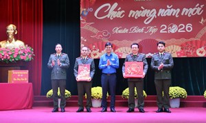 Phó Chủ tịch Ủy ban Trung ương MTTQ Việt Nam, Bí thư thứ nhất Trung ương Đoàn Bùi Quang Huy thăm, chúc tết Trung đoàn 600 và Tiểu đoàn 79