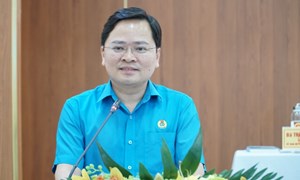 Chủ tịch Tổng Liên đoàn Lao động Việt Nam Nguyễn Anh Tuấn tiếp xúc cử tri tại đơn vị bầu cử số 5, thành phố Đà Nẵng 