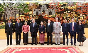 Đoàn đại biểu cấp cao Hội đồng Quốc gia Mặt trận Đoàn kết Phát triển Tổ quốc Campuchia bắt đầu chuyến thăm và làm việc tại Việt Nam