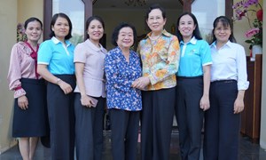 Chủ tịch Hội LHPN Việt Nam Lê Thị Thủy thăm hỏi, tri ân các đồng chí nguyên lãnh đạo Hội