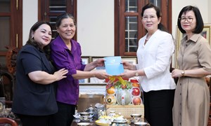 Chủ tịch Hội LHPN Việt Nam Lê Thị Thủy tri ân những người đặt nền móng và giữ lửa phong trào phụ nữ