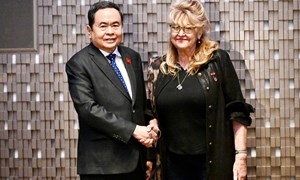 Chủ tịch Quốc hội Trần Thanh Mẫn gặp Lãnh sự danh dự Việt Nam tại Torino Sandra Scagliotti