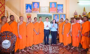 Cà Mau: Đoàn công tác của Hội đồng Dân tộc thăm, chúc Tết cổ truyền Chôl Chnăm Thmây