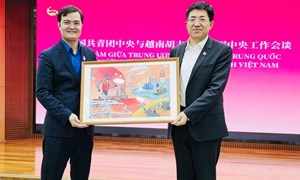 Phó Chủ tịch UBTW MTTQ Việt Nam, Bí thư thứ nhất TW Đoàn Bùi Quang Huy hội đàm với Bí thư thứ nhất TW Đoàn TNCS Trung Quốc