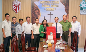 Cần Thơ: Chủ tịch Ủy ban MTTQ Việt Nam thành phố thăm, chúc mừng Lễ Phục sinh các tổ chức tôn giáo trên địa bàn phường Sóc Trăng