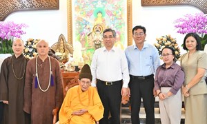 Thành phố Hồ Chí Minh: Chủ tịch Ủy ban MTTQ Việt Nam thành phố thăm, chúc mừng các cơ sở tôn giáo nhân Đại lễ Phật đản