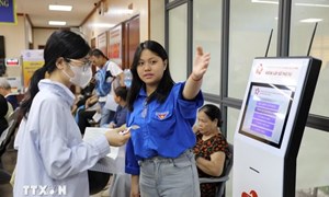 Chuyển đổi số ở cơ sở: Gỡ 'điểm nghẽn' để phục vụ người dân tốt hơn