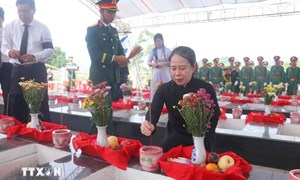 Phó Chủ tịch nước dự Lễ truy điệu, an táng hài cốt liệt sỹ tại tỉnh An Giang