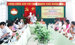 Phó Chủ tịch Cao Xuân Thạo kiểm tra công tác quản lý Quỹ Cứu trợ và Quỹ “Vì người nghèo” tại Khánh Hòa