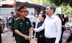 Thành phố Hồ Chí Minh: Ủy ban MTTQ Việt Nam thành phố thăm, tặng quà lực lượng tìm kiếm, quy tập và xác định danh tính hài cốt liệt sĩ 