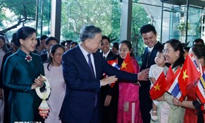 Nghị quyết số 23-NQ/TW của Bộ Chính trị về công tác người Việt Nam ở nước ngoài 